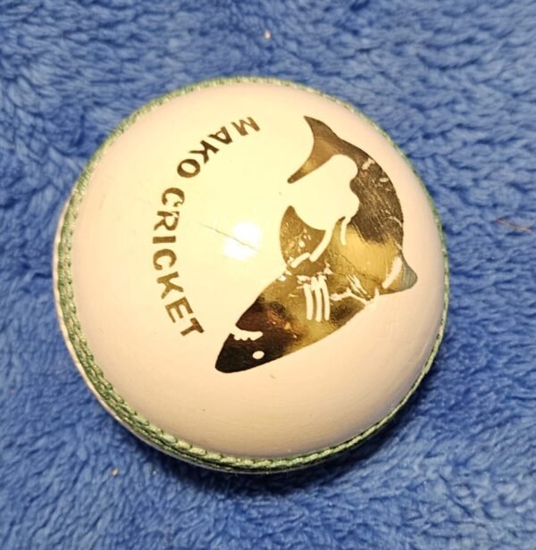 White Mako Cricket Bat - Image 4