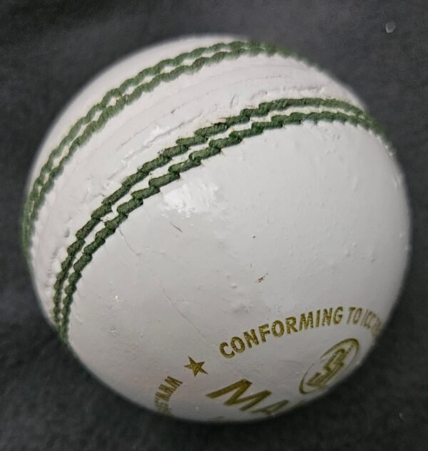 White Mako Cricket Bat