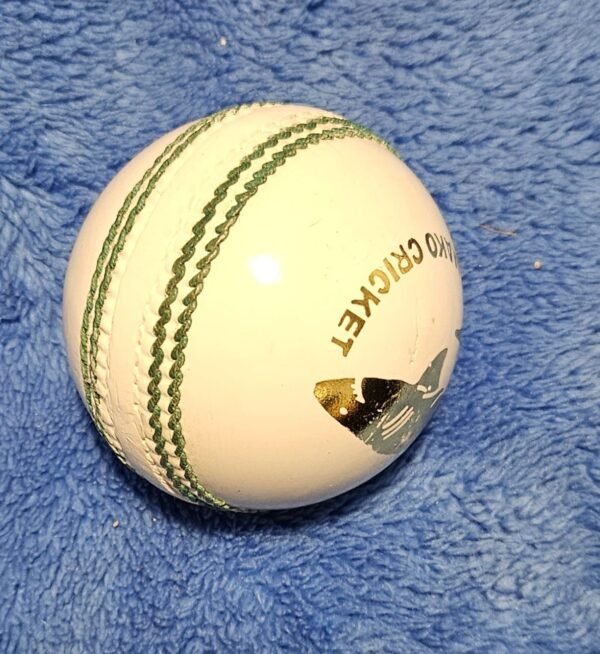 White Mako Cricket Bat - Image 5